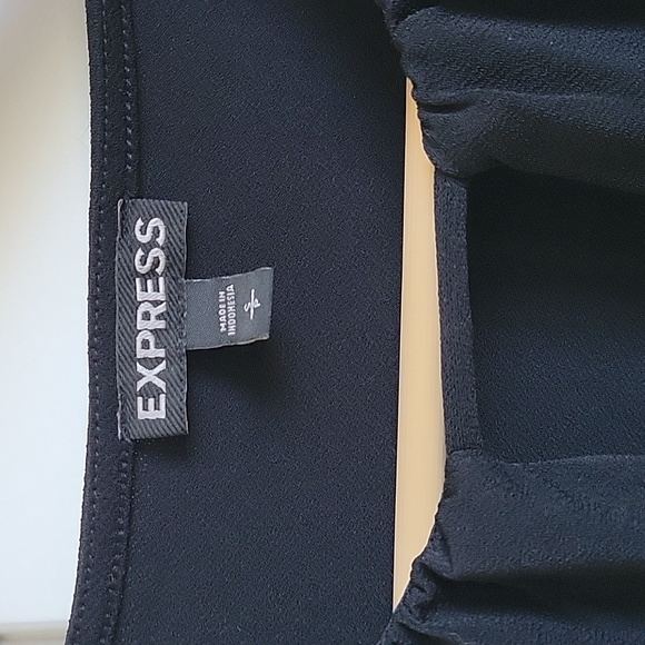 Express Sleeveless blouse - Picture 3 of 3